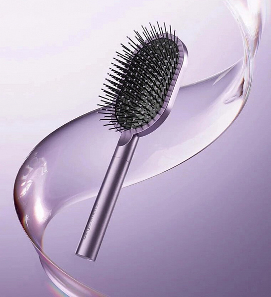 Xiaomi выпустила набор фиолетовых расчесок за 55 долларов. В него входит беспроводная выпрямляющая расческа с зарядкой через USB-C